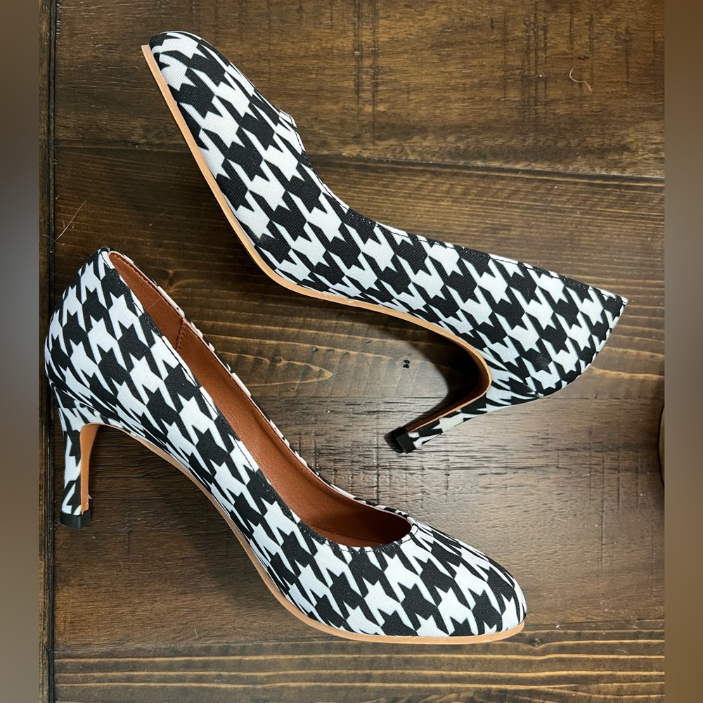 Houndstooth Pumps